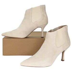 Journee Collection Elitta Ivory Microsuede Womens Shooties Size 10M